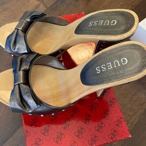 Size 8.5 pewter leather heels   , good condition.